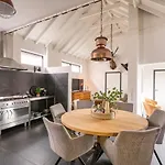 La Chatelaine Apartment *